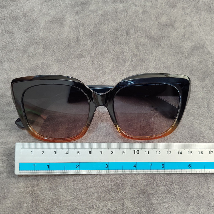 عینک آفتابی زنانه مدل مربعی کائوچو کد 0134 UV400