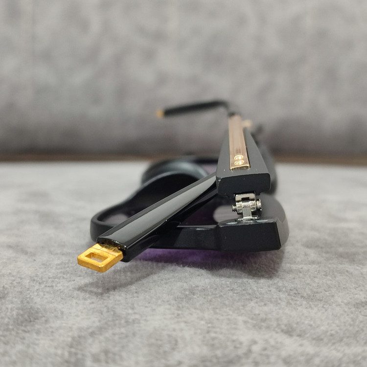 عینک آفتابی زنانه مدل ویفرر کائوچو دسته فلزی کد 85 UV400