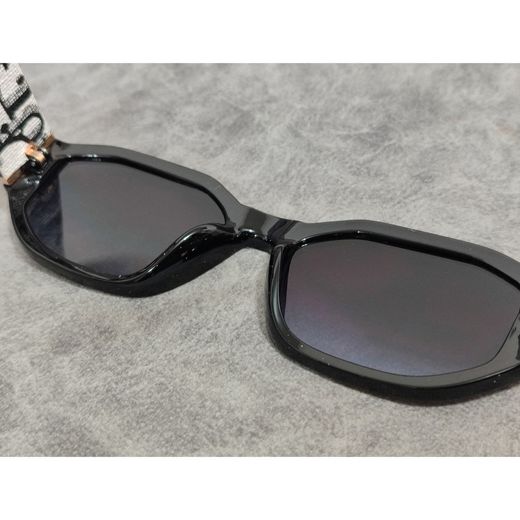 عینک آفتابی زنانه مدل مستطیل کائوچو کد 33 UV400