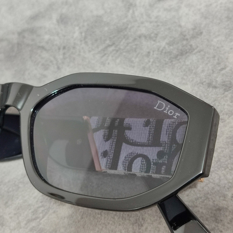عینک آفتابی زنانه مدل مستطیل کائوچو کد 33 UV400