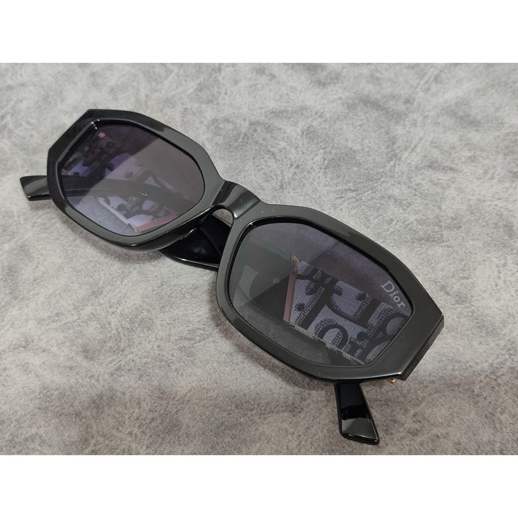عینک آفتابی زنانه مدل مستطیل کائوچو کد 33 UV400