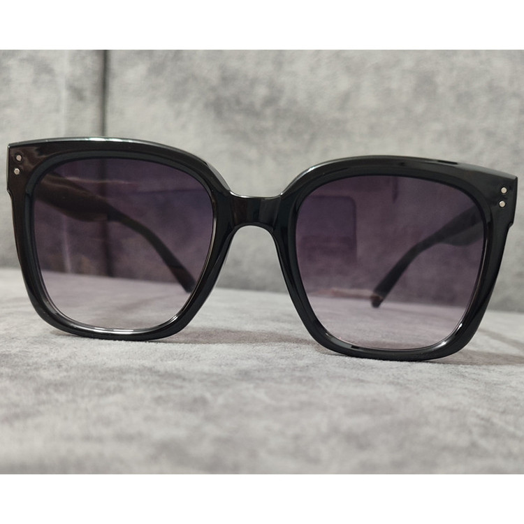 عینک آفتابی زنانه مدل ویفرر کائوچو کد 0296