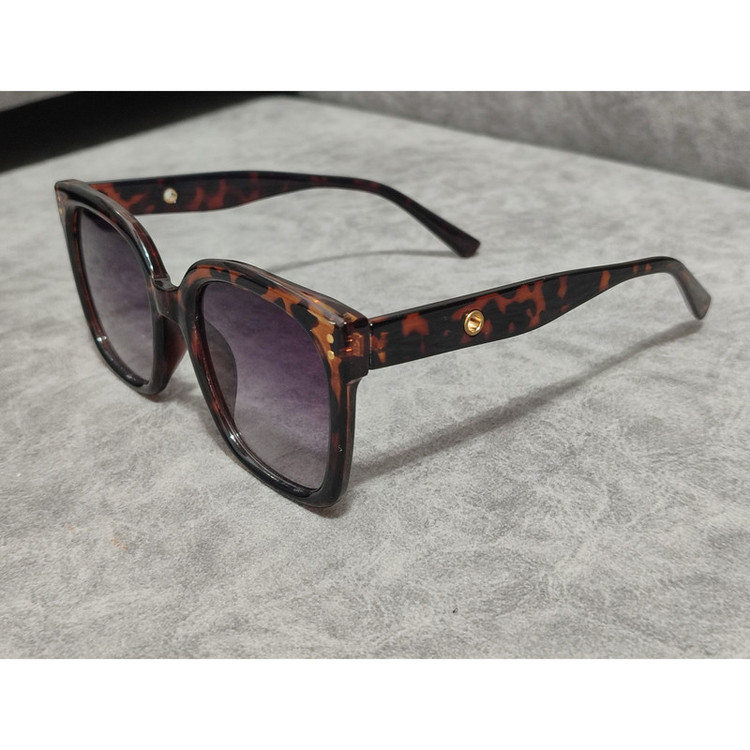 عینک آفتابی زنانه مدل ویفرر کائوچو کد 0399