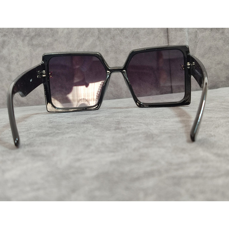 عینک آفتابی زنانه مدل مربع کائوچو کد 37 UV400