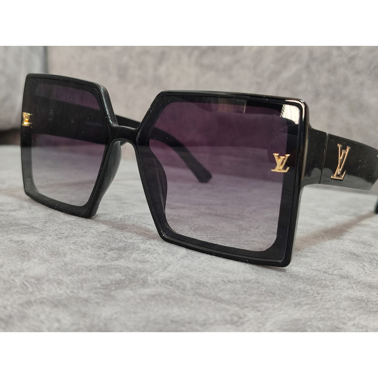 عینک آفتابی زنانه مدل مربع کائوچو کد 37 UV400