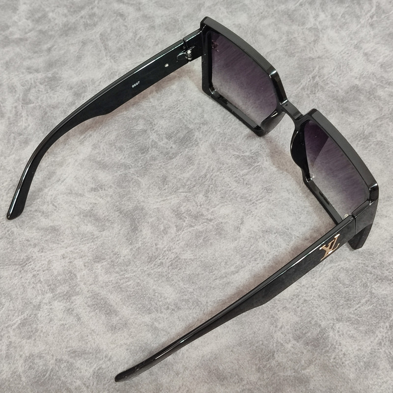 عینک آفتابی زنانه مدل مربع کائوچو کد 37 UV400