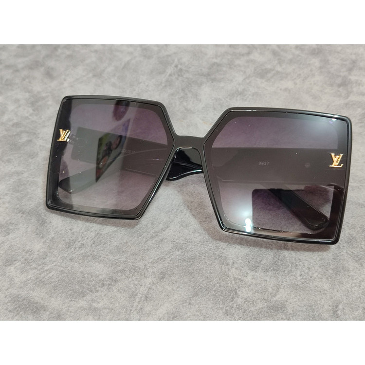 عینک آفتابی زنانه مدل مربع کائوچو کد 37 UV400