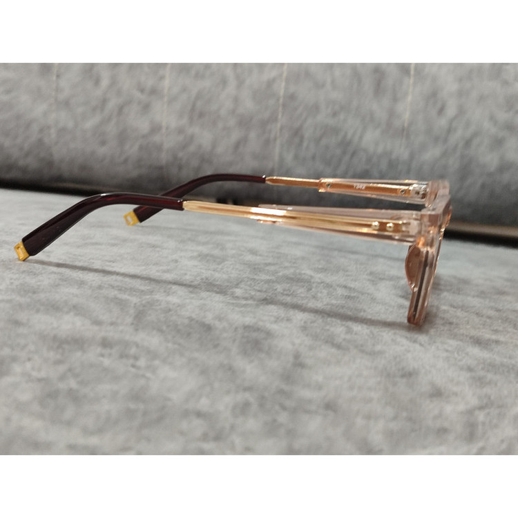 عینک آفتابی زنانه مدل ویفرر کائوچو فریم شفاف دسته فلزی کد 83 UV400