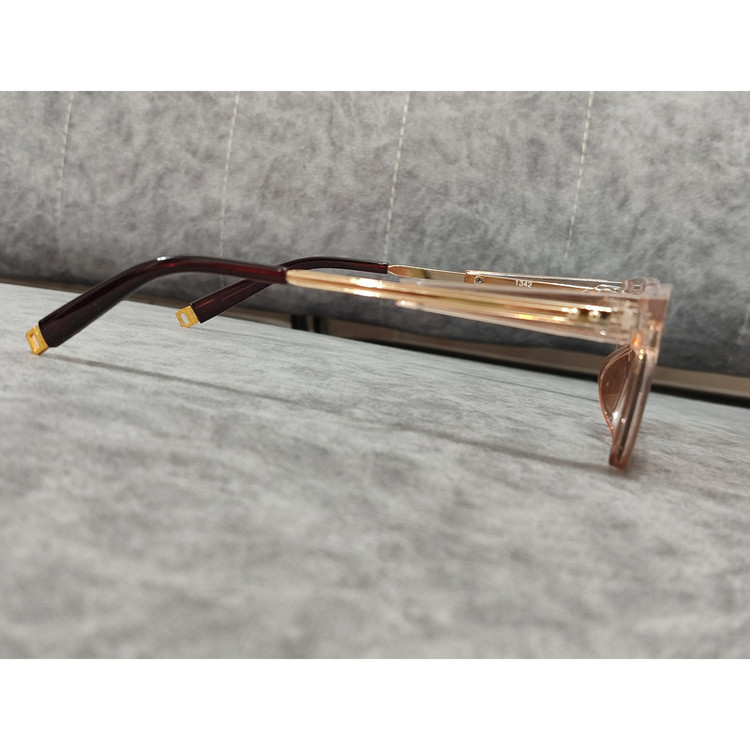 عینک آفتابی زنانه مدل ویفرر کائوچو فریم شفاف دسته فلزی کد 83 UV400