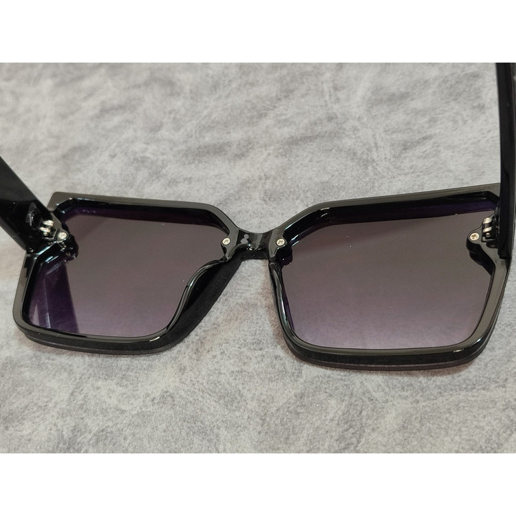 عینک آفتابی زنانه مدل مربع کائوچو کد 40 UV400