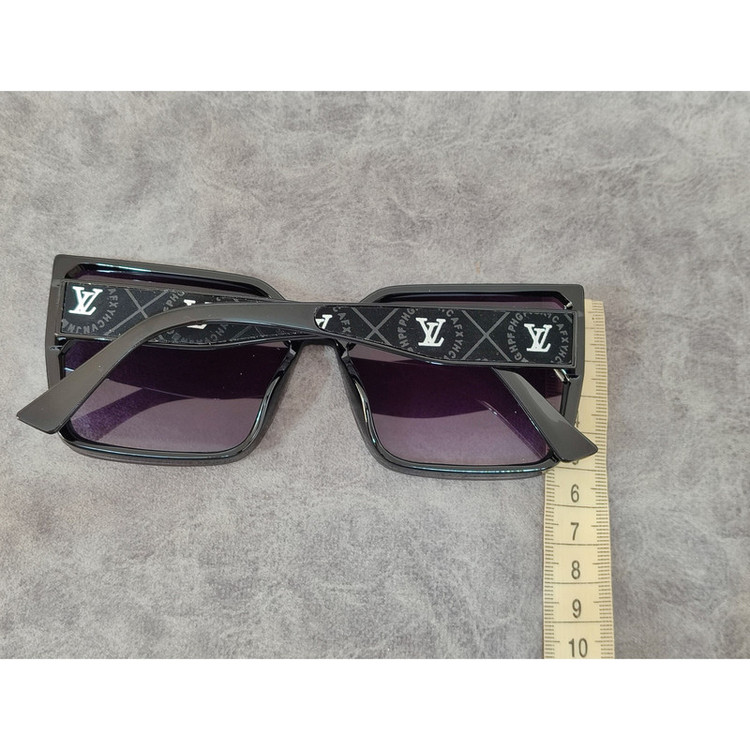 عینک آفتابی زنانه مدل مربع کائوچو کد 40 UV400