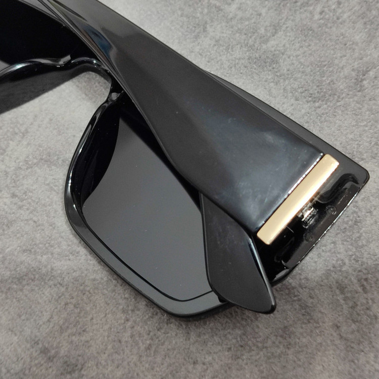 عینک آفتابی زنانه کوکیا مدل مربع کائوچو پلاریزه کد 126 UV400