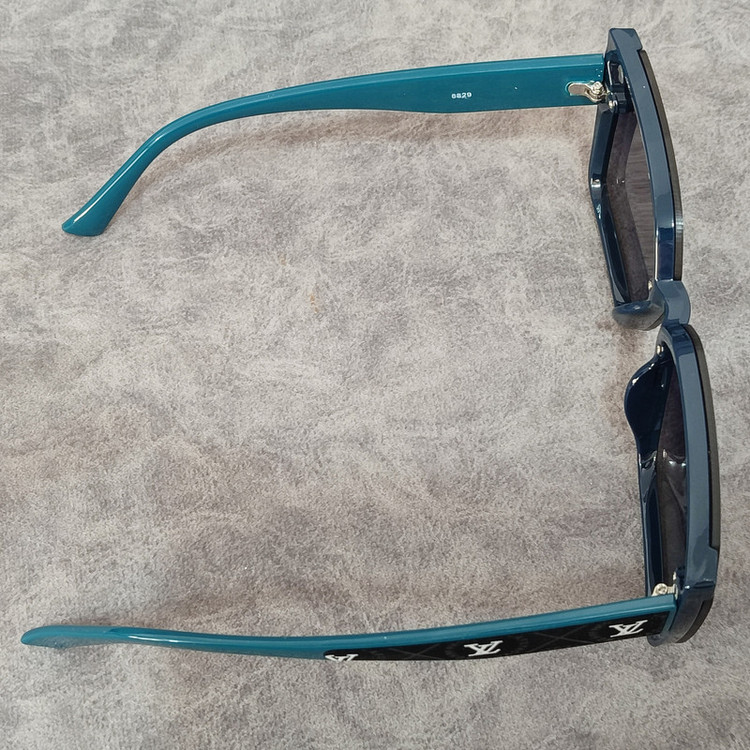 عینک آفتابی زنانه مدل مربع کائوچو کد 39 UV400